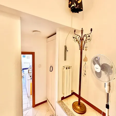 Hostdomus - Phil House פינאלה ליגורה